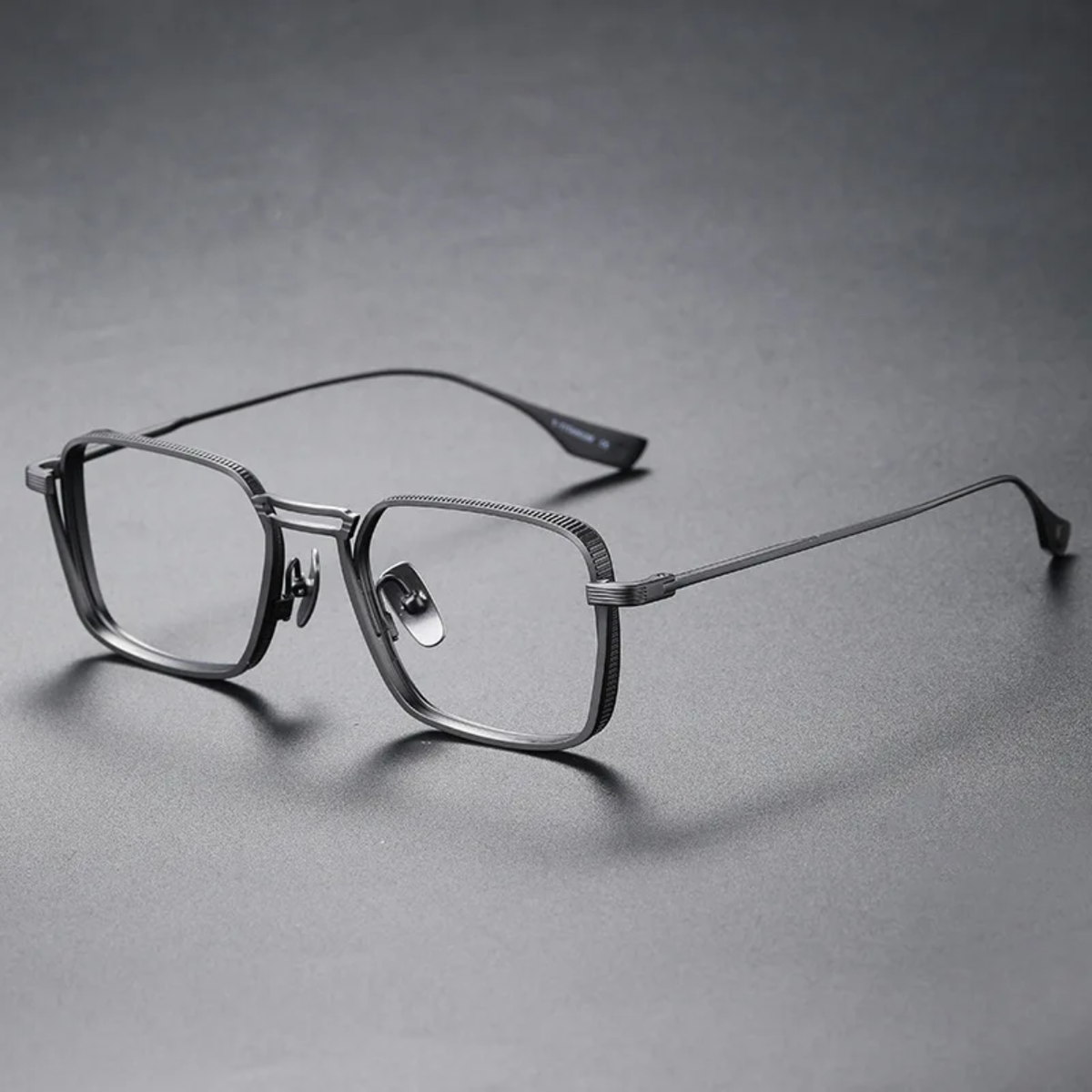 Lunettes de luxe en Titane - Verres Photochromiques Adaptatifs